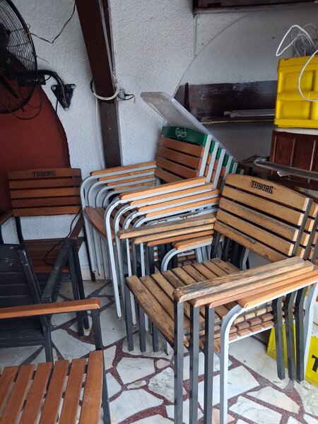 Ofer sprea vanzare mobilier restaurant si bucatarie echipata.